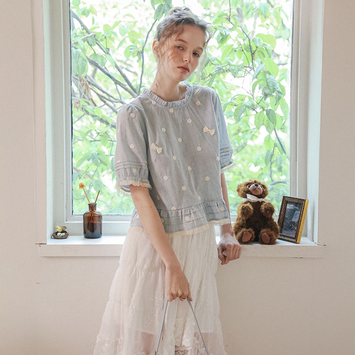 쎄무아듀(CEST MOIDEW) Cest_Daisy check frill lace blouse_SKY BLUE
