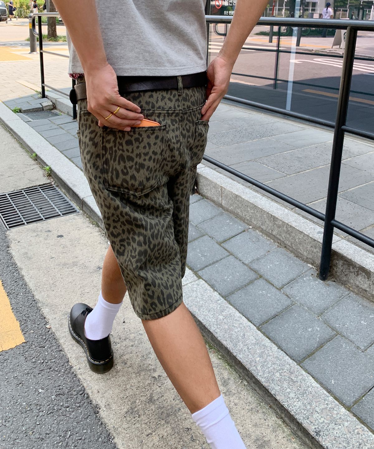 페르노브(FERNOV) 레오파드 버뮤다 팬츠 카키