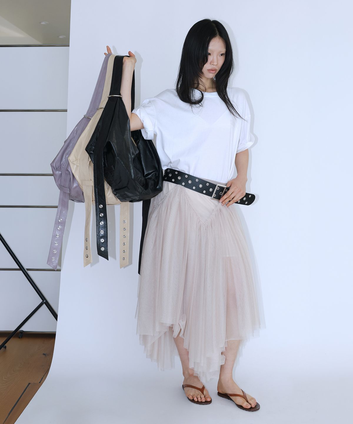 틴시(TEENSY) 할로우 드레이프 벨티드 호보백 (블랙)