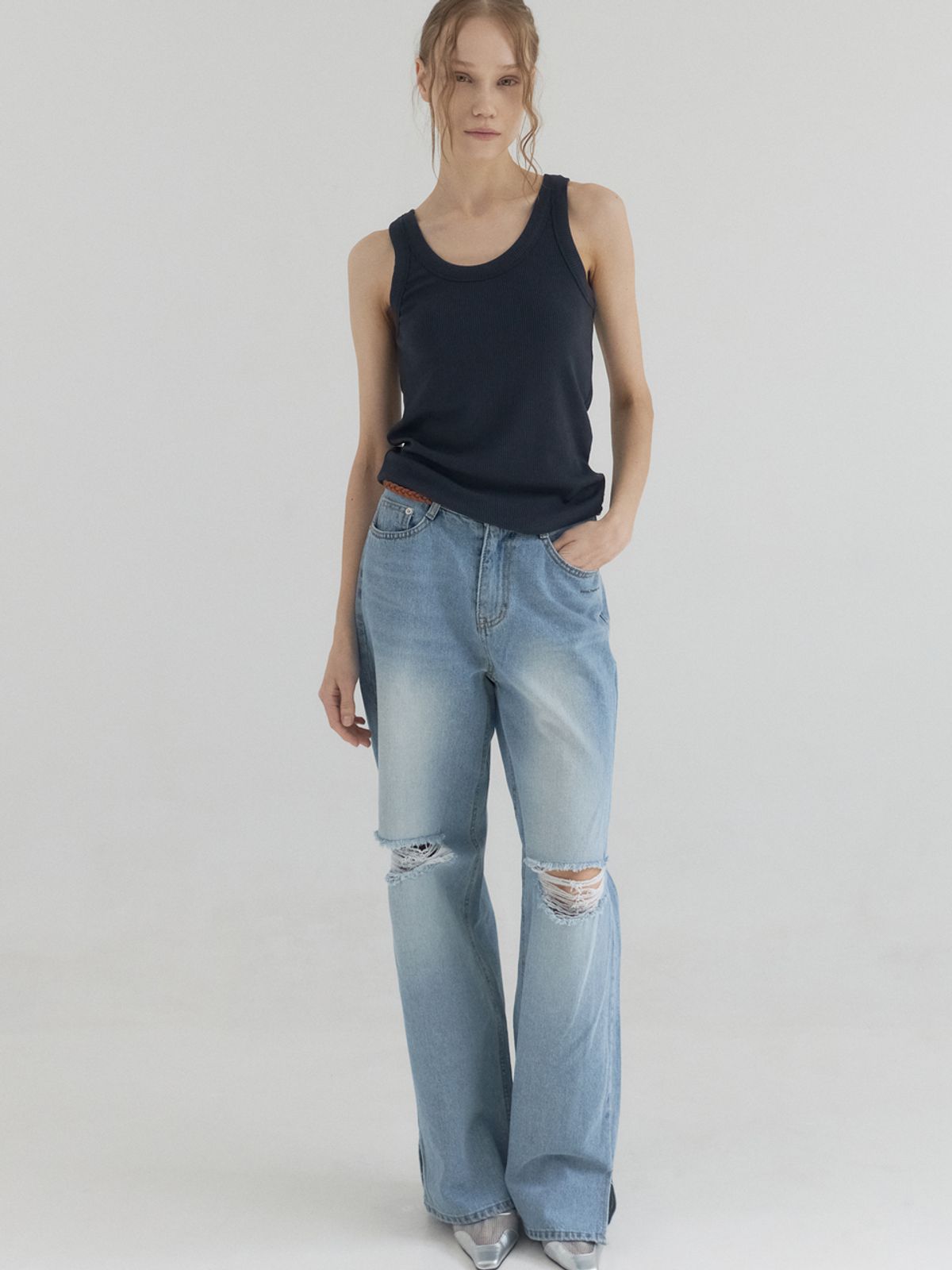 쏘리, 투 머치 러브(SORRY, TOO MUCH LOVE) Mid Rise Distressed Leg  Denim Pants_Blue