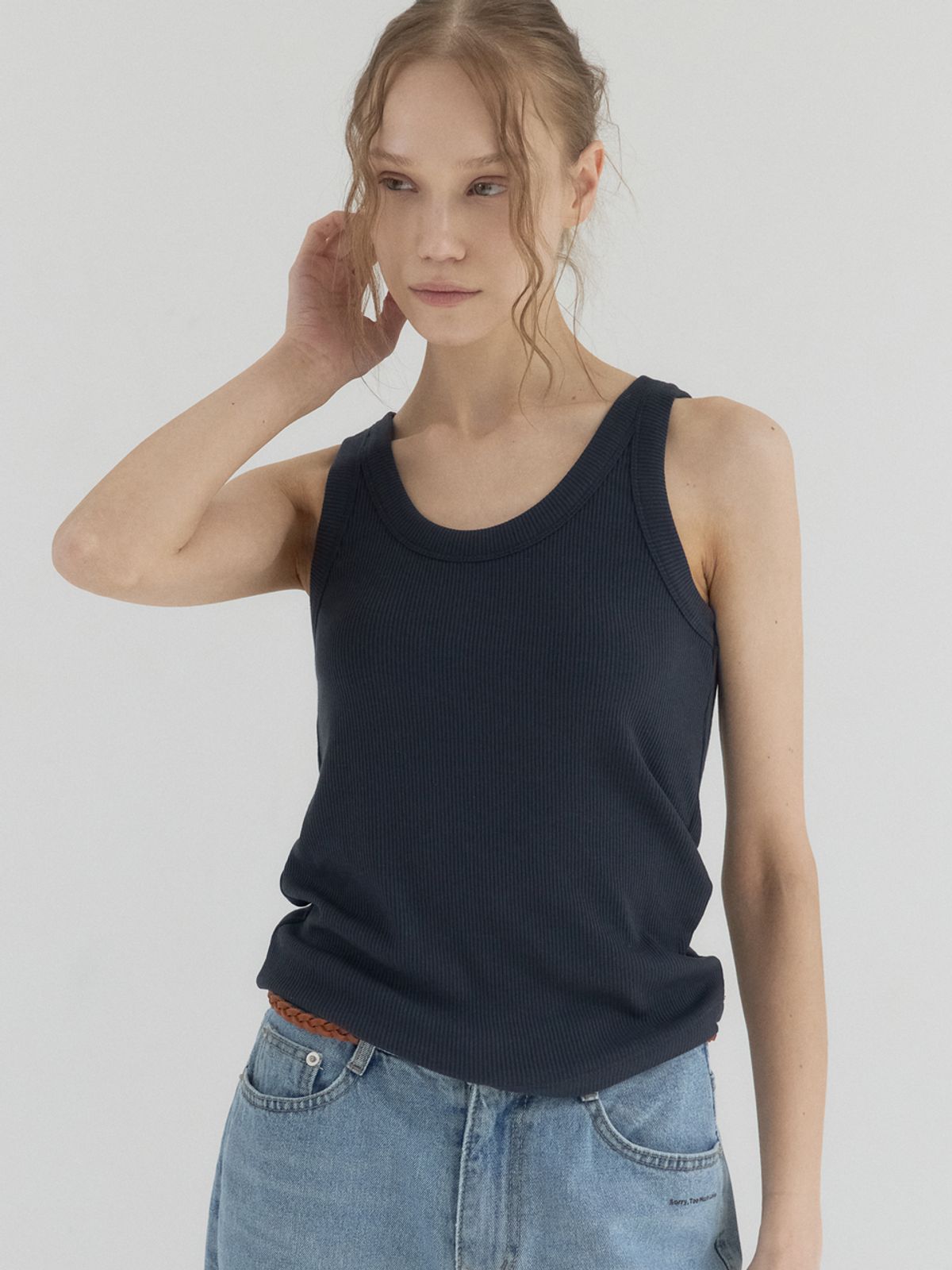쏘리, 투 머치 러브(SORRY, TOO MUCH LOVE) Ribbon Ribbed U-Neck Tank Top_Navy