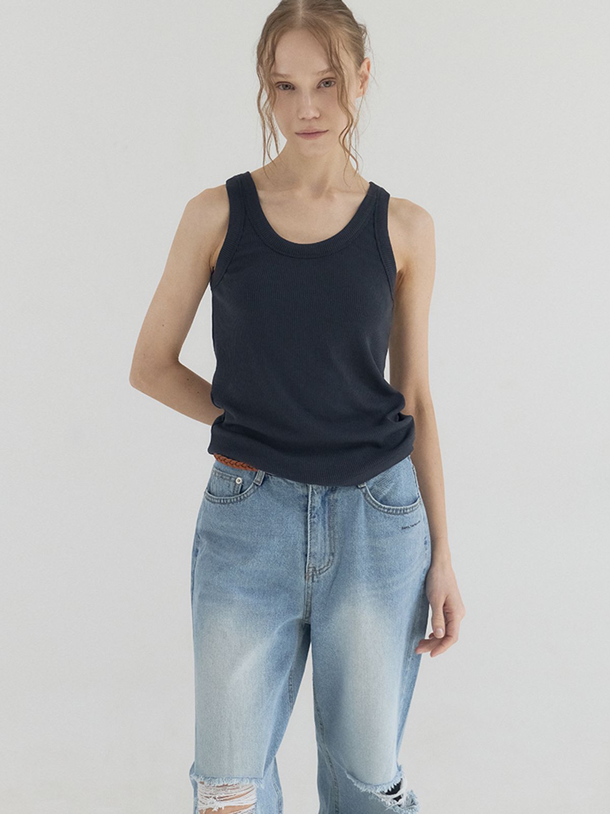 쏘리, 투 머치 러브(SORRY, TOO MUCH LOVE) Ribbon Ribbed U-Neck Tank Top_Navy