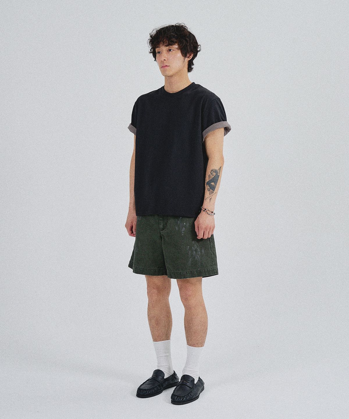 슬로우애시드(SLOWACID) SA REFINED FLIP-CUFF SEMI-CROP TEE [BLACK]