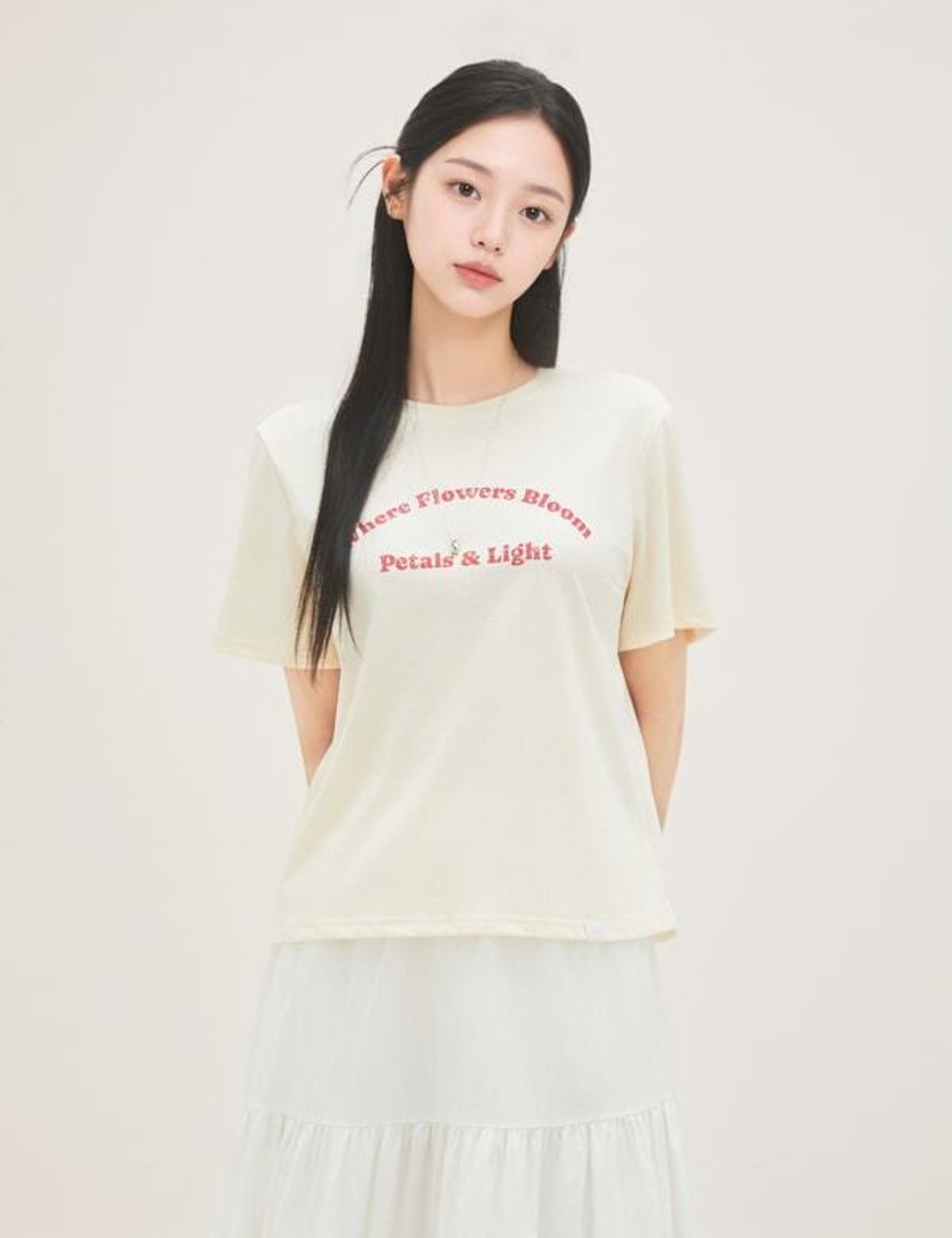 로엠(ROEM) 레터링 반팔 티셔츠 RMHWG37RT2