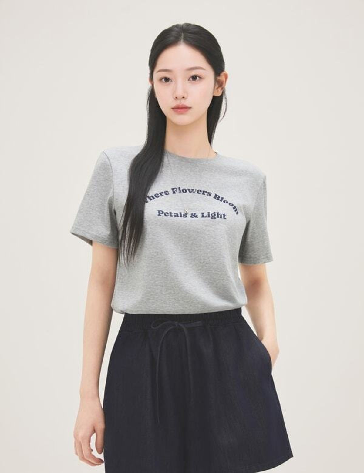 로엠(ROEM) 레터링 반팔 티셔츠 RMHWG37RT2