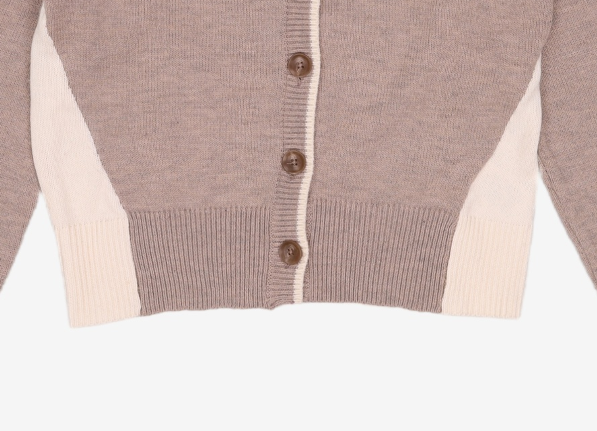 미쏘(MIXXO) 뒷판 배색포인트 가디건 MIWCKC111T L