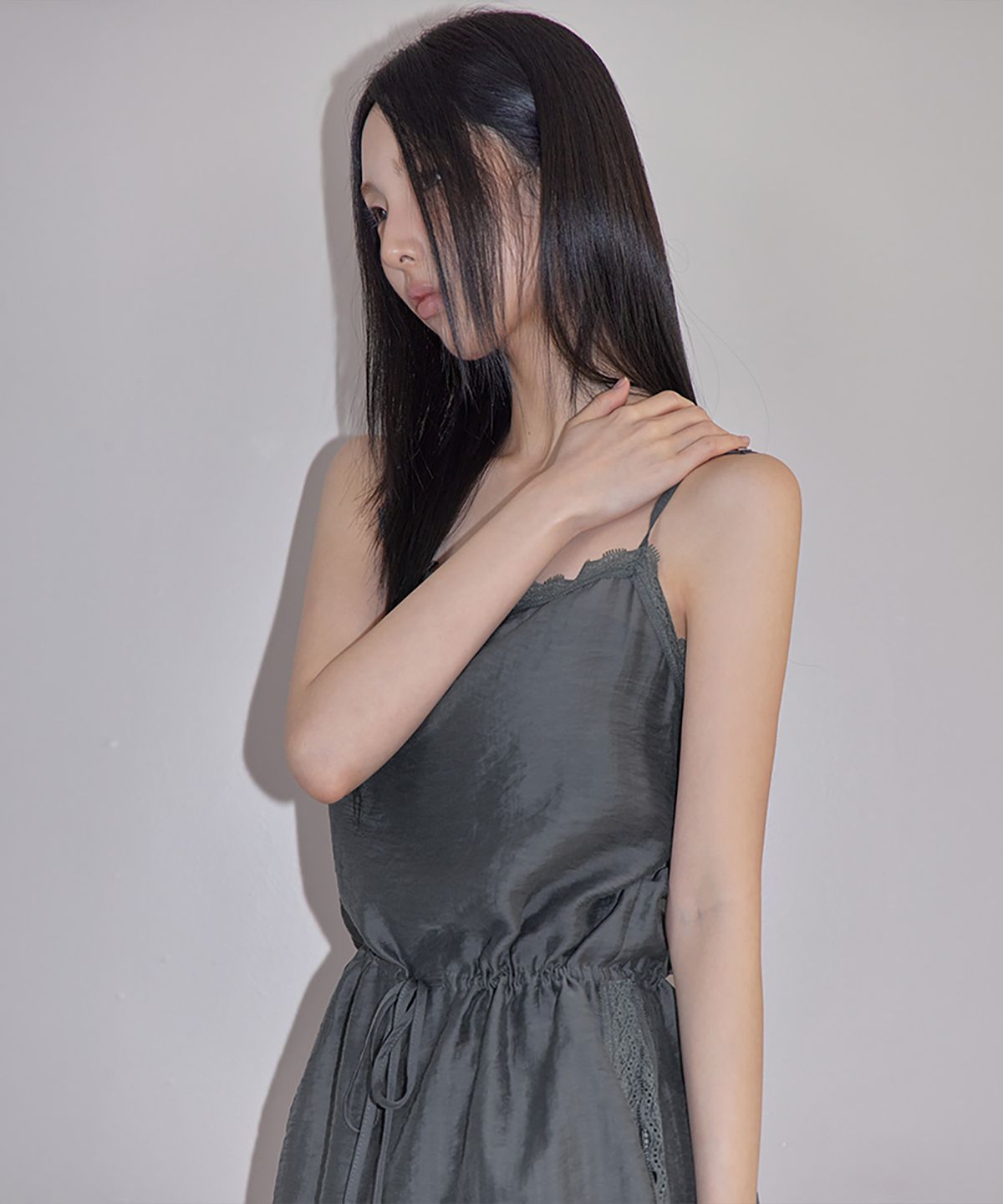 런던다다(LONDONDADA) Airy Sheer Lace Sleeveless Top, GREY