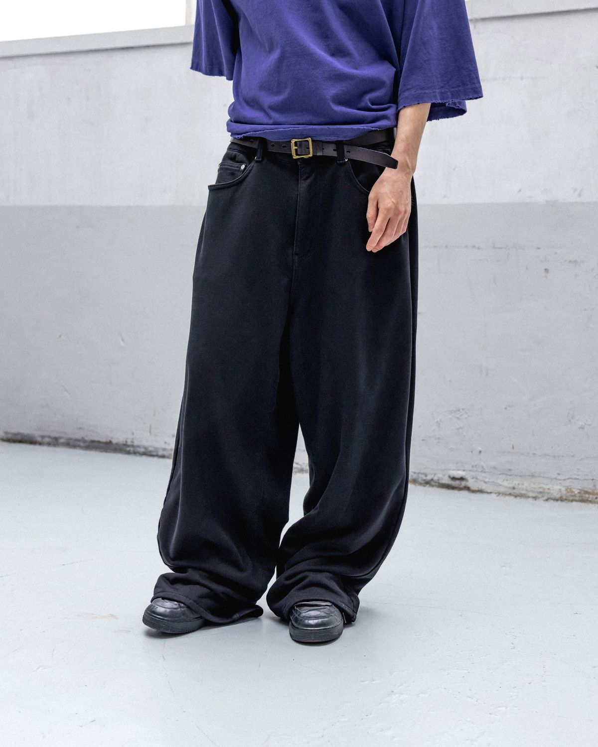 앵글런(ANGLAN) Baggy Fit Sweat Pants - Black