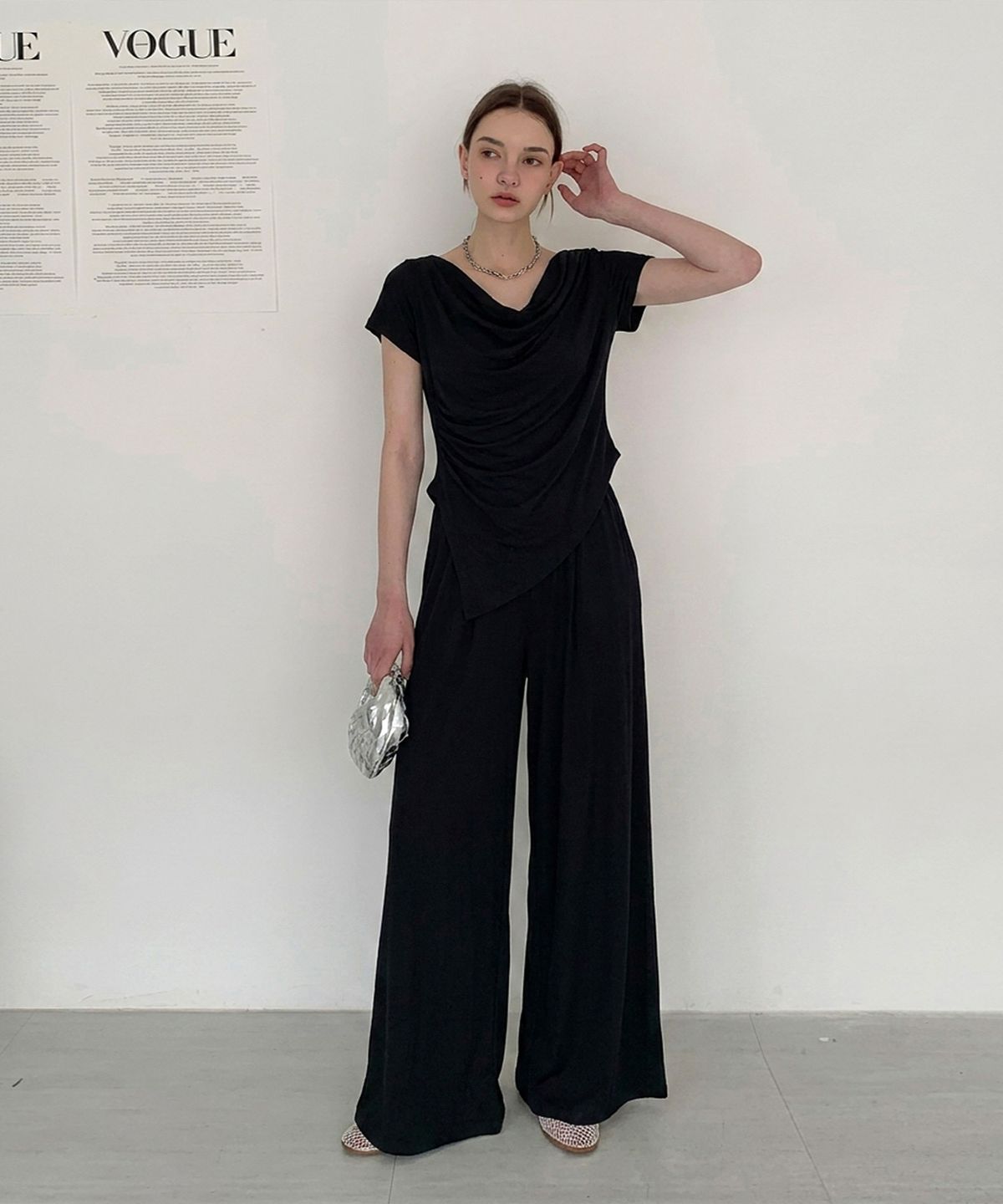 바스카라(VASCARA) [SET] Cowl neck Shirring Short Sleeve T-shirt+Banding Pants Set-up (2colors)