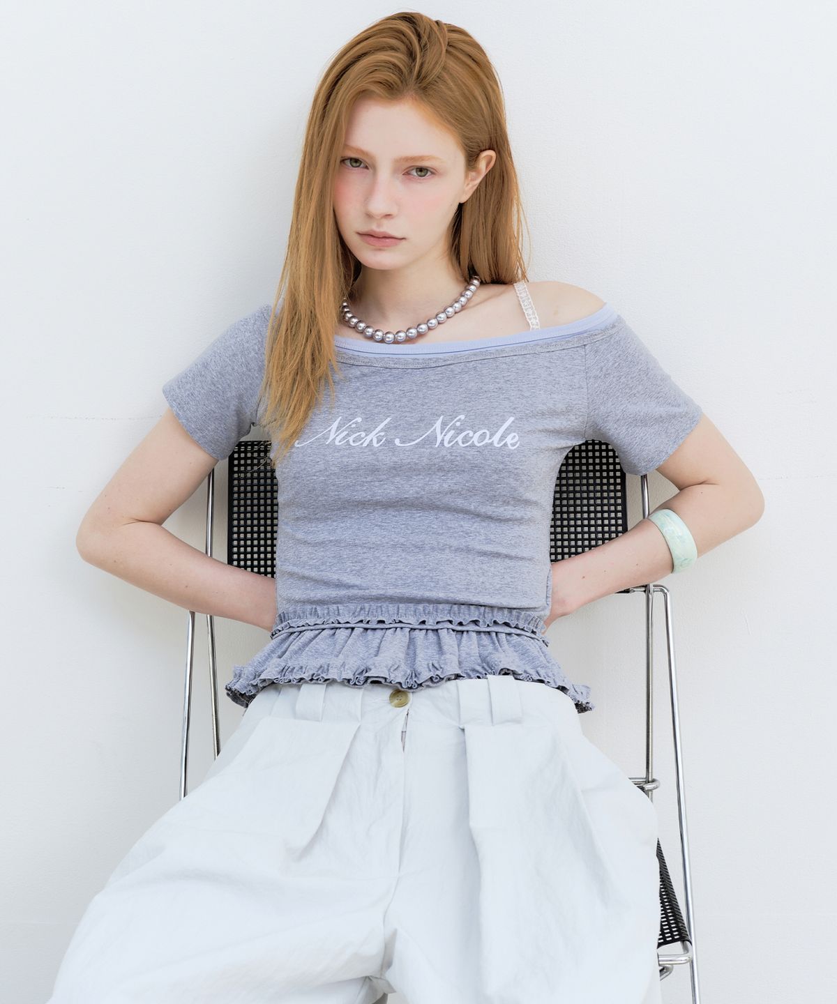 닉앤니콜(NICK&NICOLE) OFF-SHOULDER FRILL CROP TOP_GRAY
