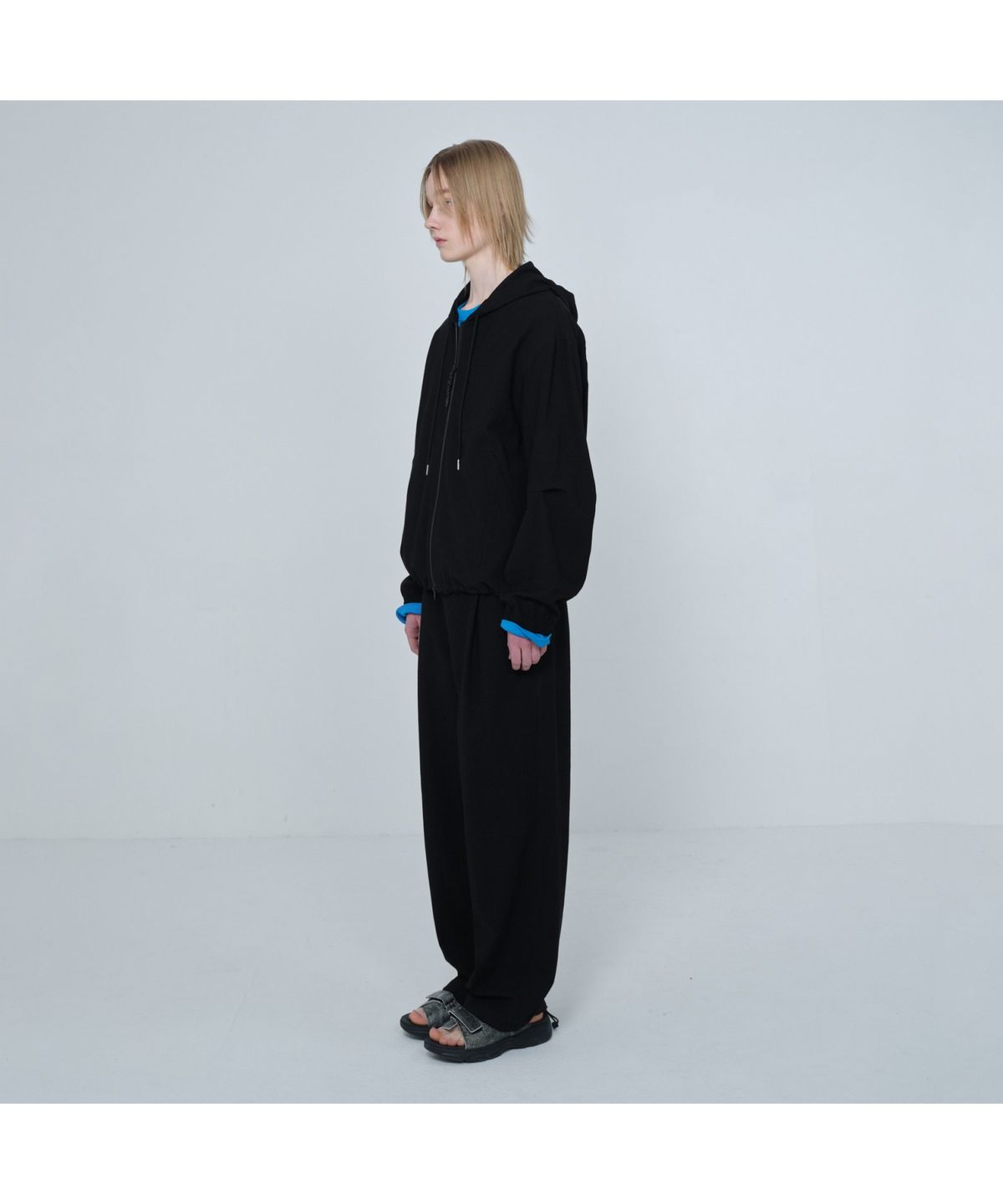 커스텀멜로우(CUSTOMELLOW) [Online Only] Black Crinkled Wide Fit Pants CQPAM26211BKX