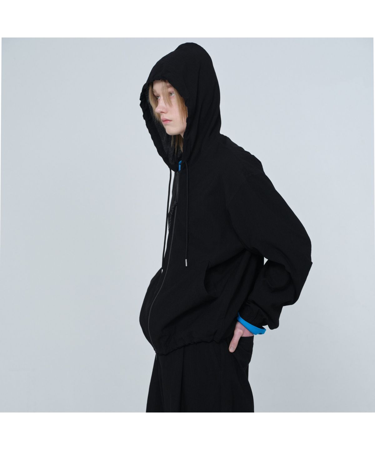 커스텀멜로우(CUSTOMELLOW) [Online Only] Black Crinkled Wide Fit Pants CQPAM26211BKX