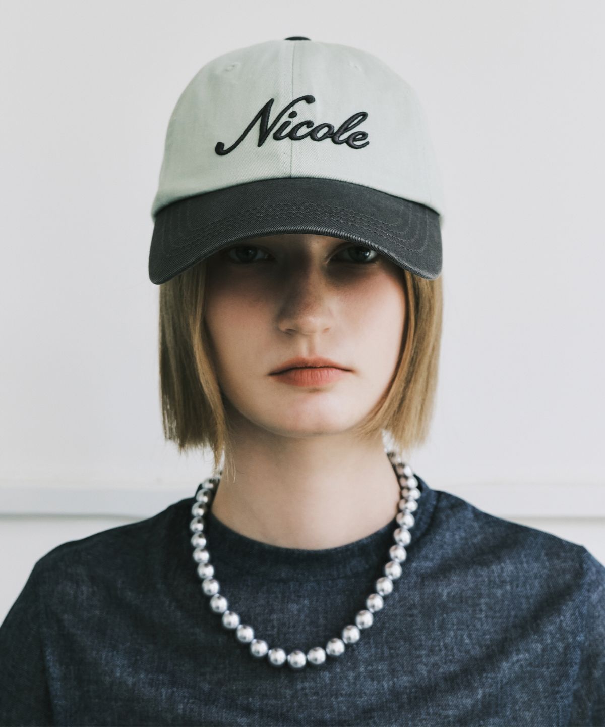 닉앤니콜(NICK&NICOLE) NICOLE LETTERING BALL CAP_KHAKI CHARCOAL