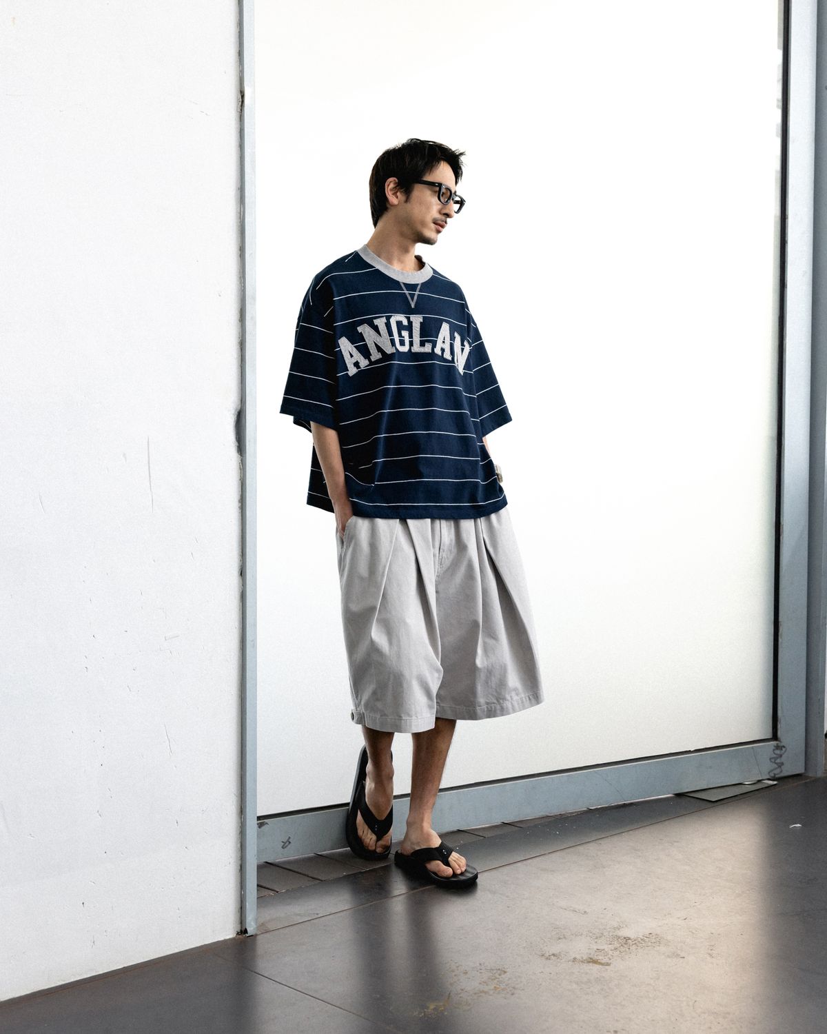앵글런(ANGLAN) Cross Pleated Chino Half Pants - Light Grey