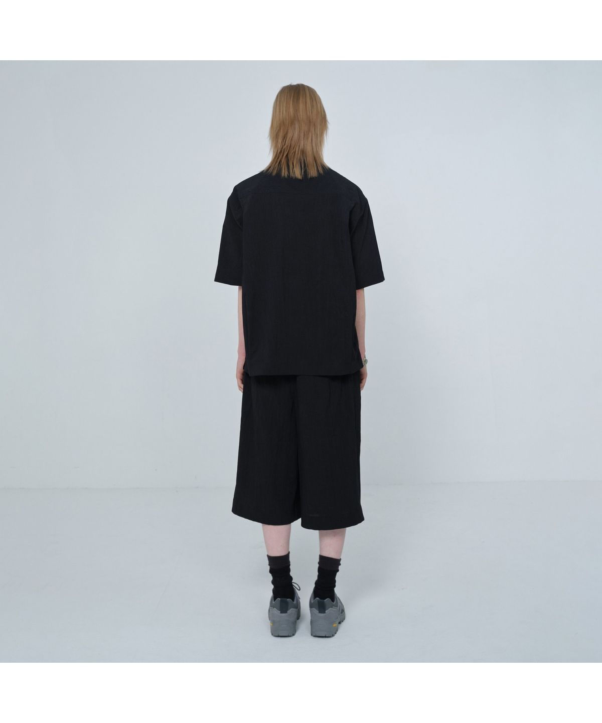 커스텀멜로우(CUSTOMELLOW) [Online Only] Black Crinkled Bermuda Shorts CQPAM26411BKX