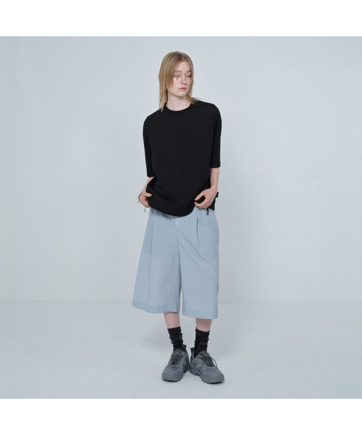 커스텀멜로우(CUSTOMELLOW) [Online Only] Black Half Sleeve T-shirt CQTAM26412BKX