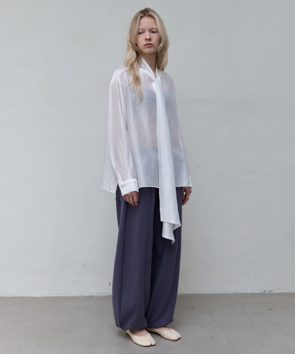 서란(SEORAN) Soft Tie Blouse_Ivory