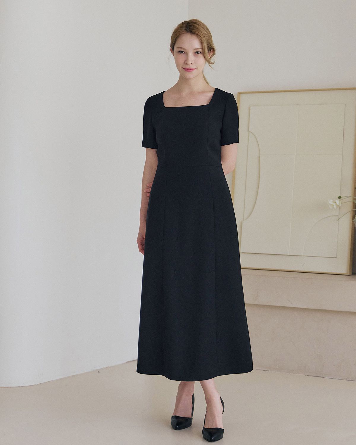 벨르마(BELLEMA) Square Neck Line Dress