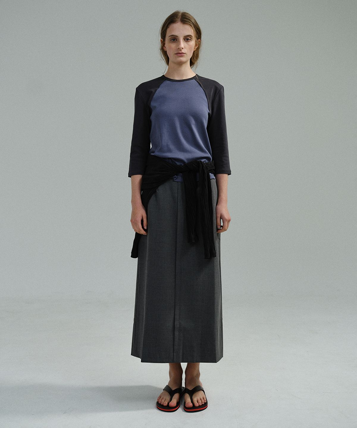 아우브아워(AUBOUR) raw raglan t-shirt (charcoal navy)