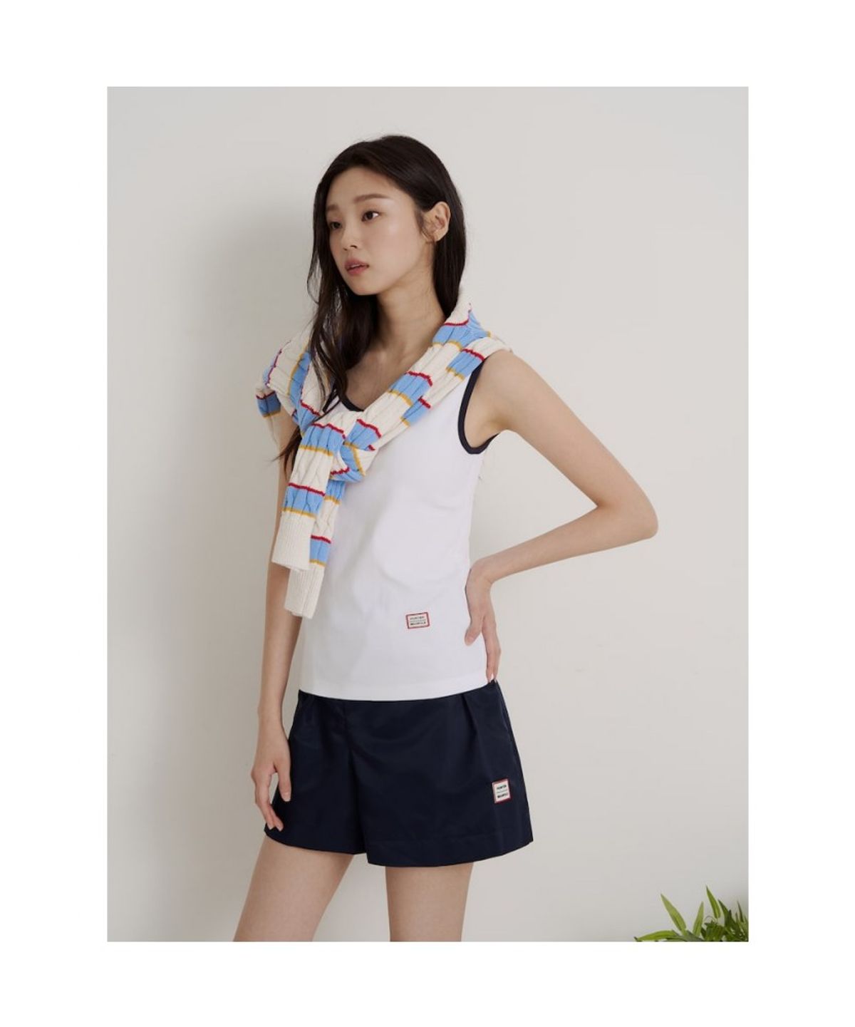 빈폴 레이디스(BEANPOLE LADIES) [HUNTER] U넥 슬리브리스 티셔츠  화이트 (BF6642K041)