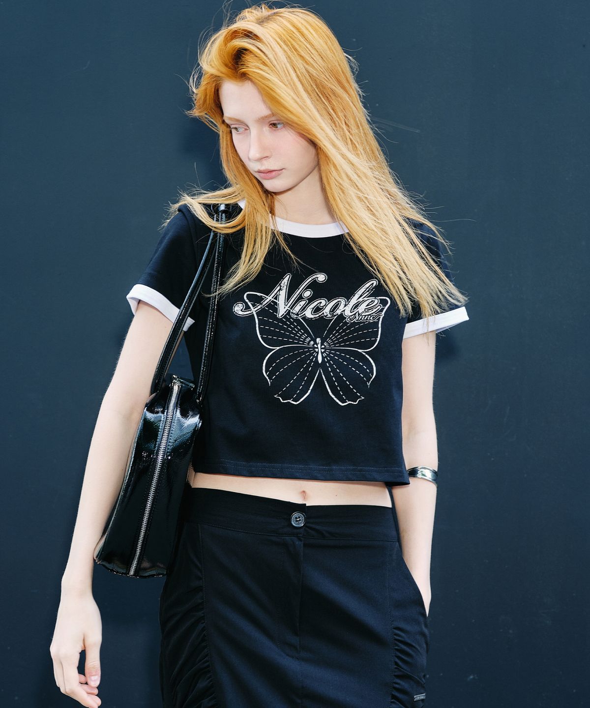 닉앤니콜(NICK&NICOLE) BUTTERFLY RINGER CROP TOP_BLACK