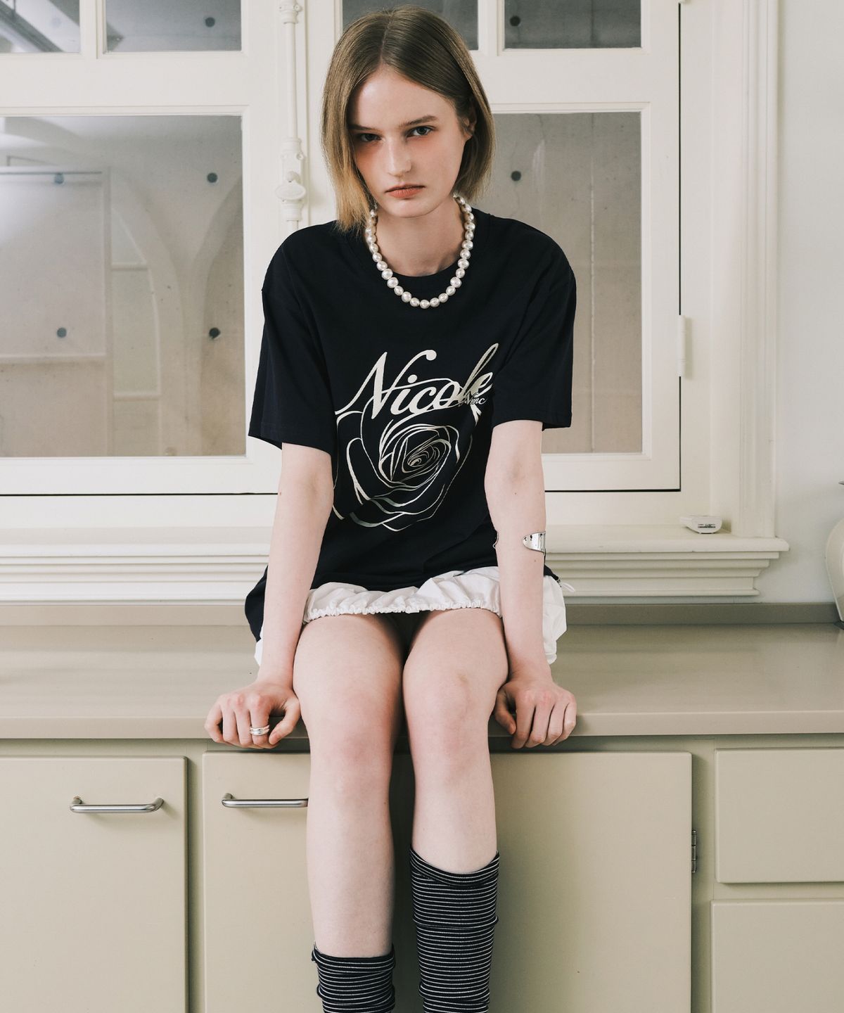 닉앤니콜(NICK&NICOLE) NICOLE ROSE SLEEVE TOP_NAVY CREAM