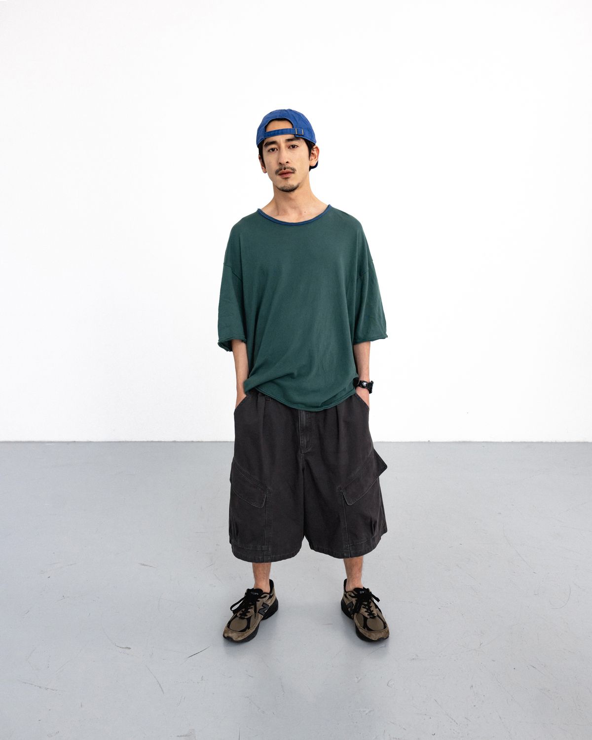 앵글런(ANGLAN) Structural Cargo Half Pants - Charcoal