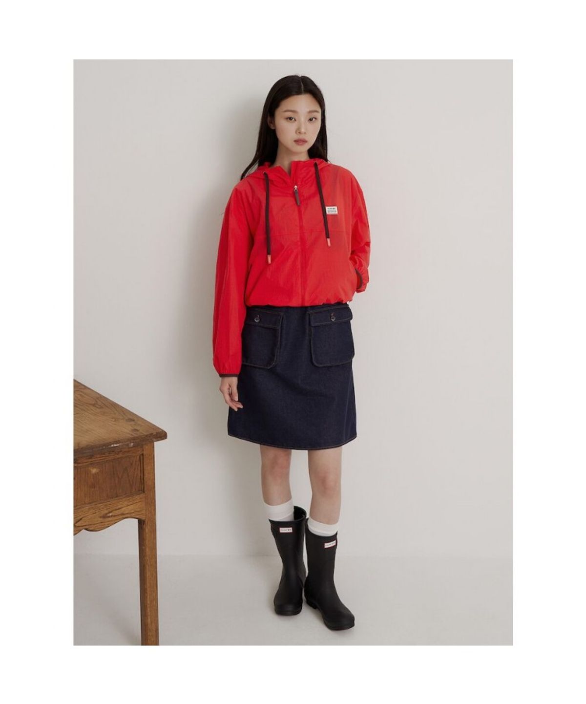 빈폴 레이디스(BEANPOLE LADIES) [HUNTER] 패커블 후드 윈드 브레이커  레드 (BF6639K026)