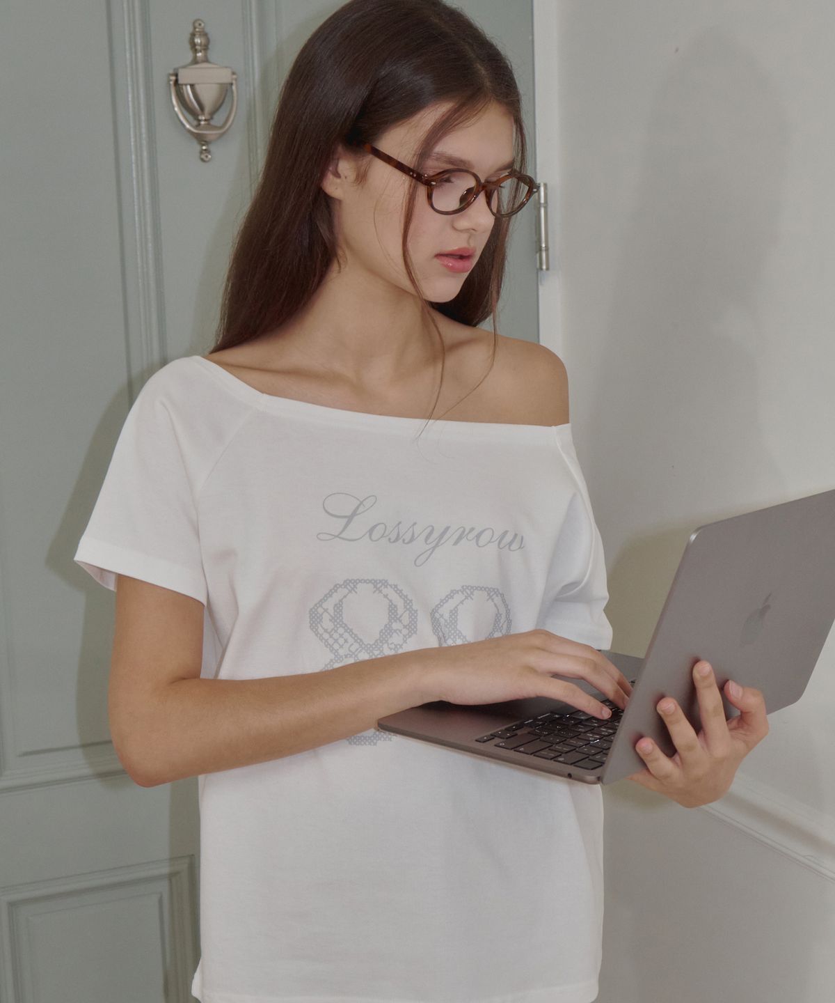 로시로우(LOSSYROW) 88 Lace Off-Shoulder Tee white