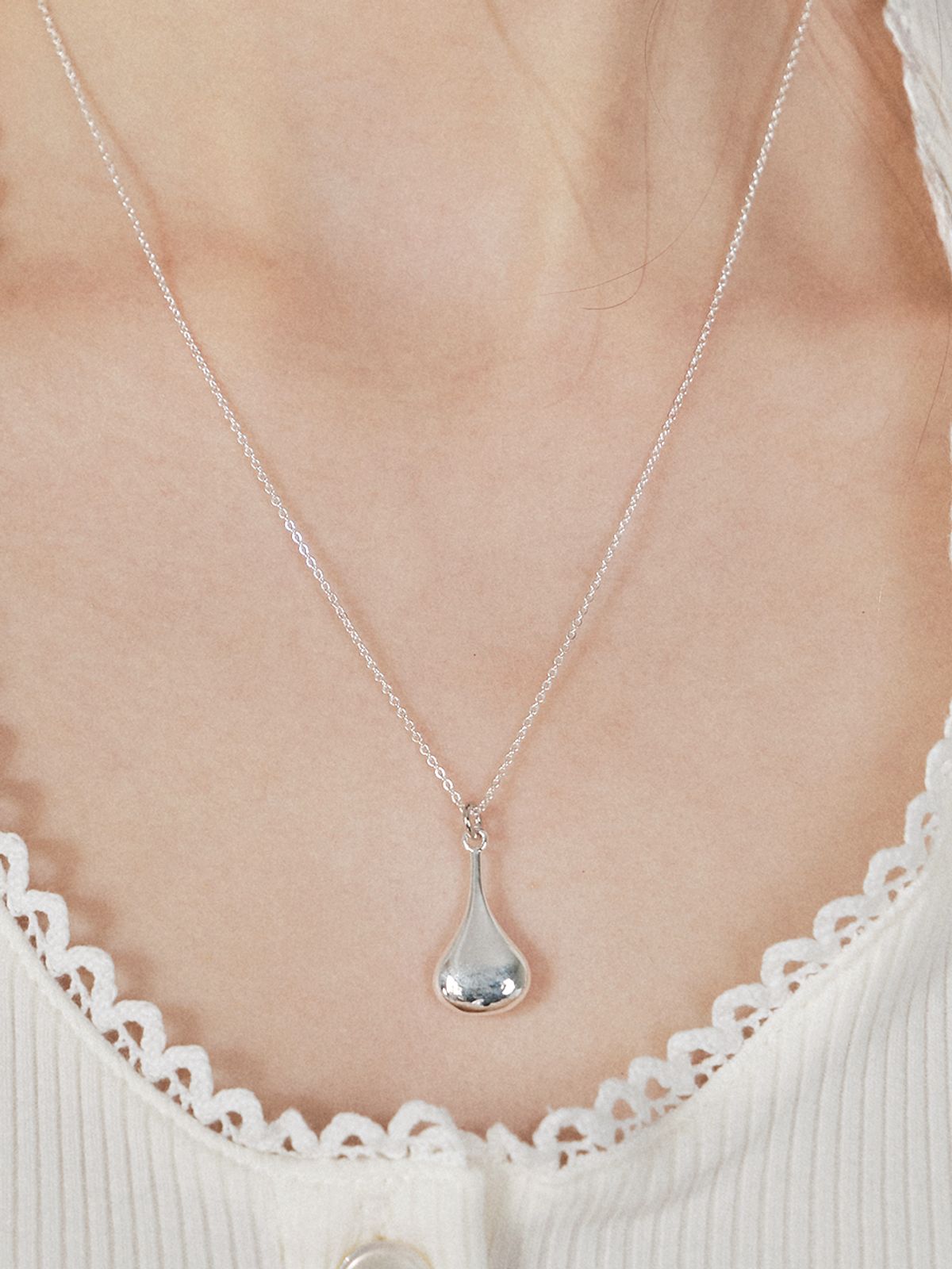 앵브록스(ENGBROX) breezy drop long necklace