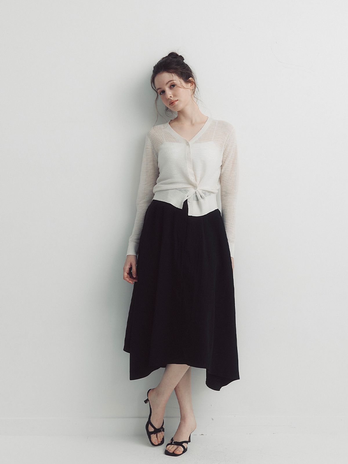 셉템버투웨니(SEPTEMBER TWENTIETH) 베이직 플레어 스커트 (Black)