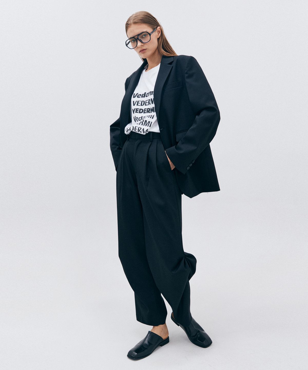 베데르미(VEDERMI) seam detail trouser