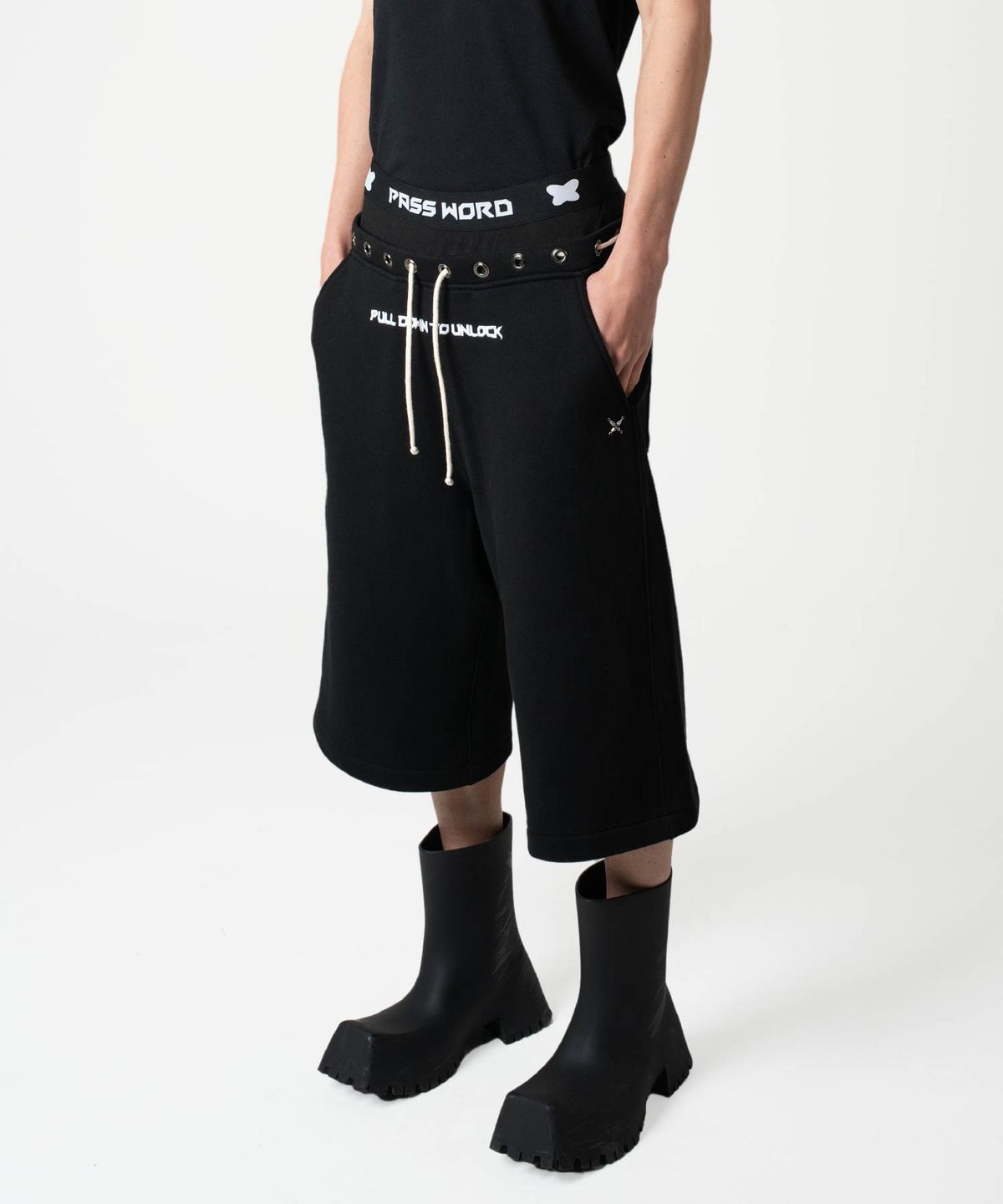 공공육이(GONGGONGYUKYI) Pulldown bermuda pants