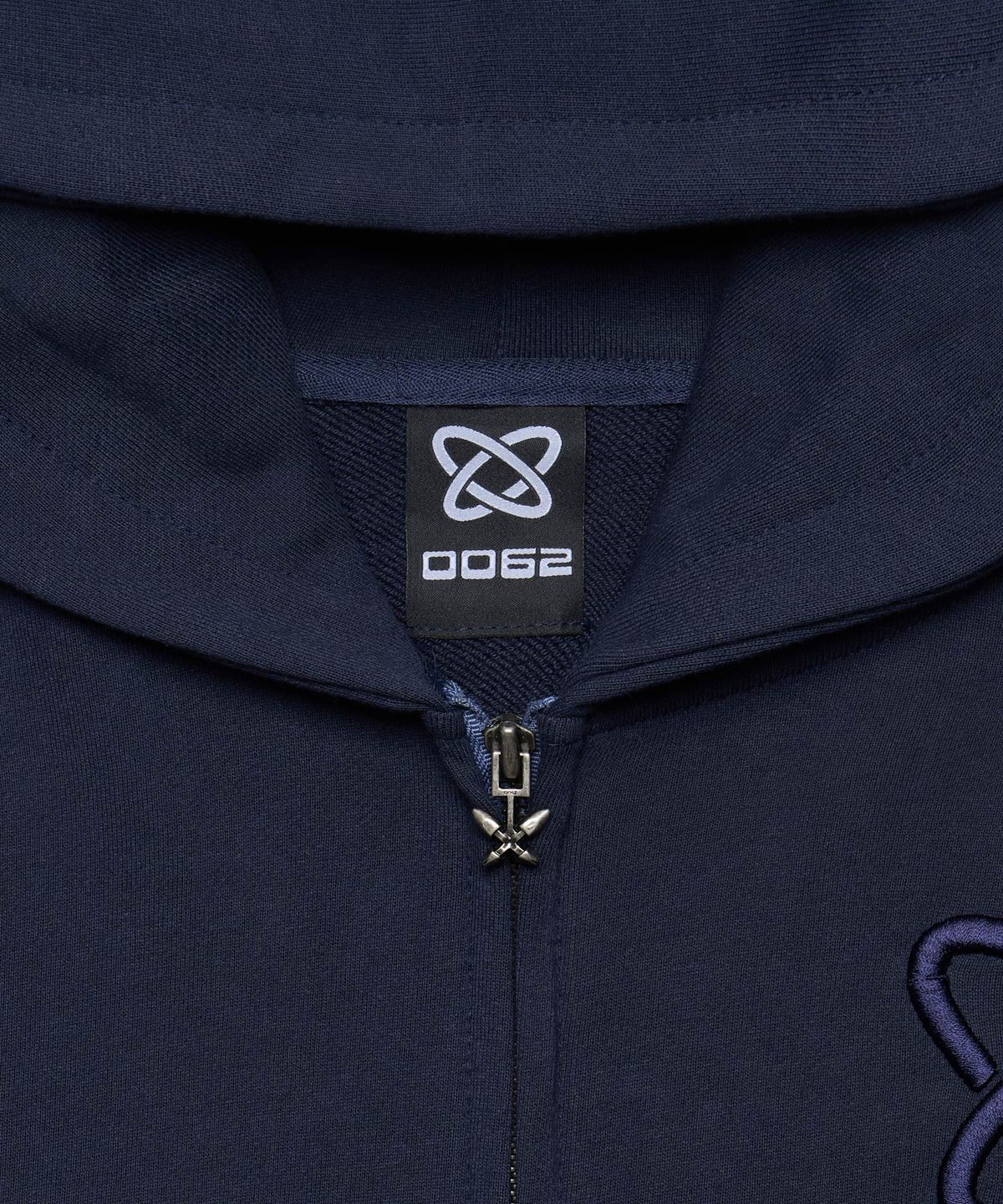 공공육이(GONGGONGYUKYI) ROKA ZIPPED HOODIE