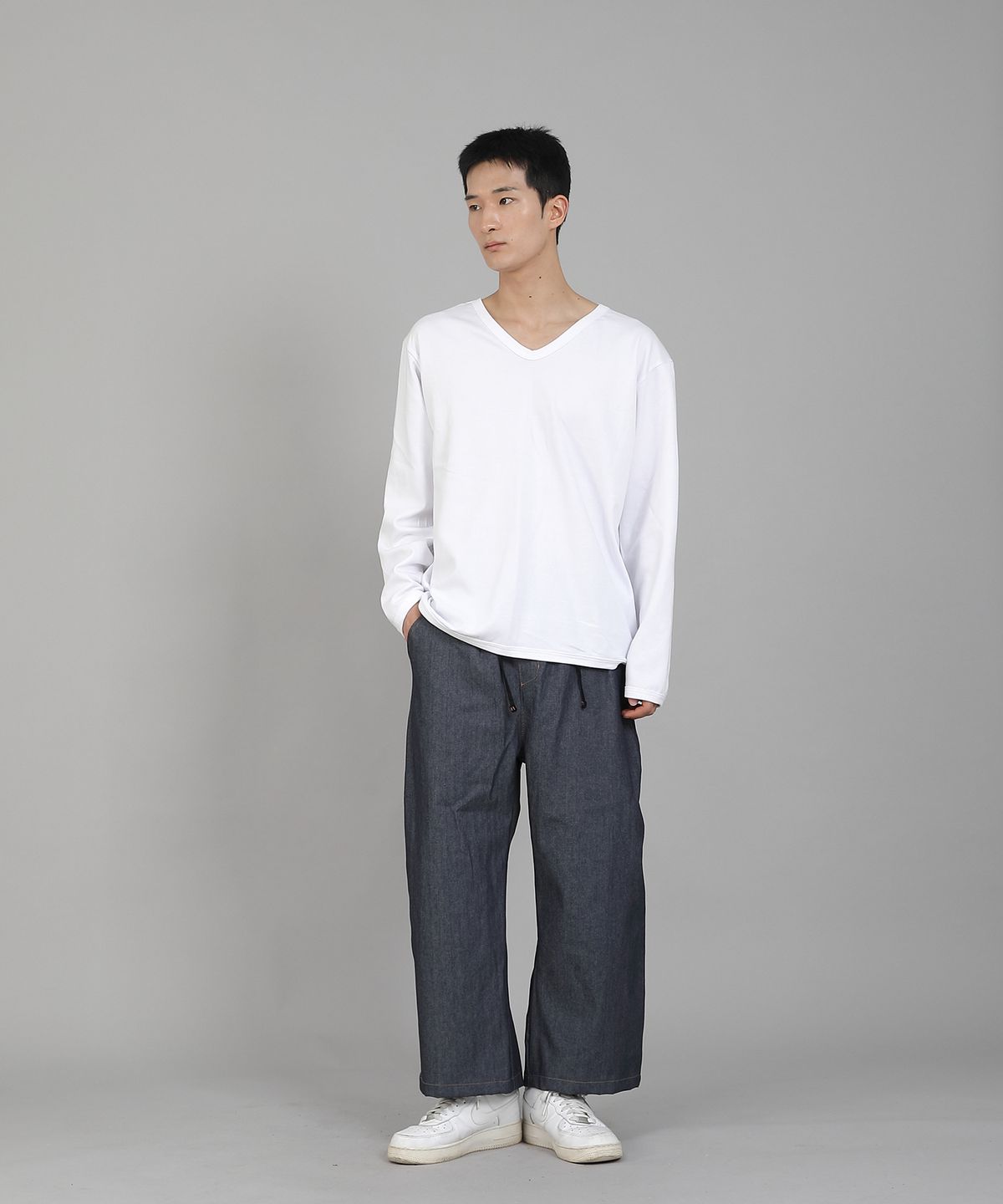세인트크루(SAINTCREW) 무지 V넥 스웨트셔츠 RVS-874 화이트