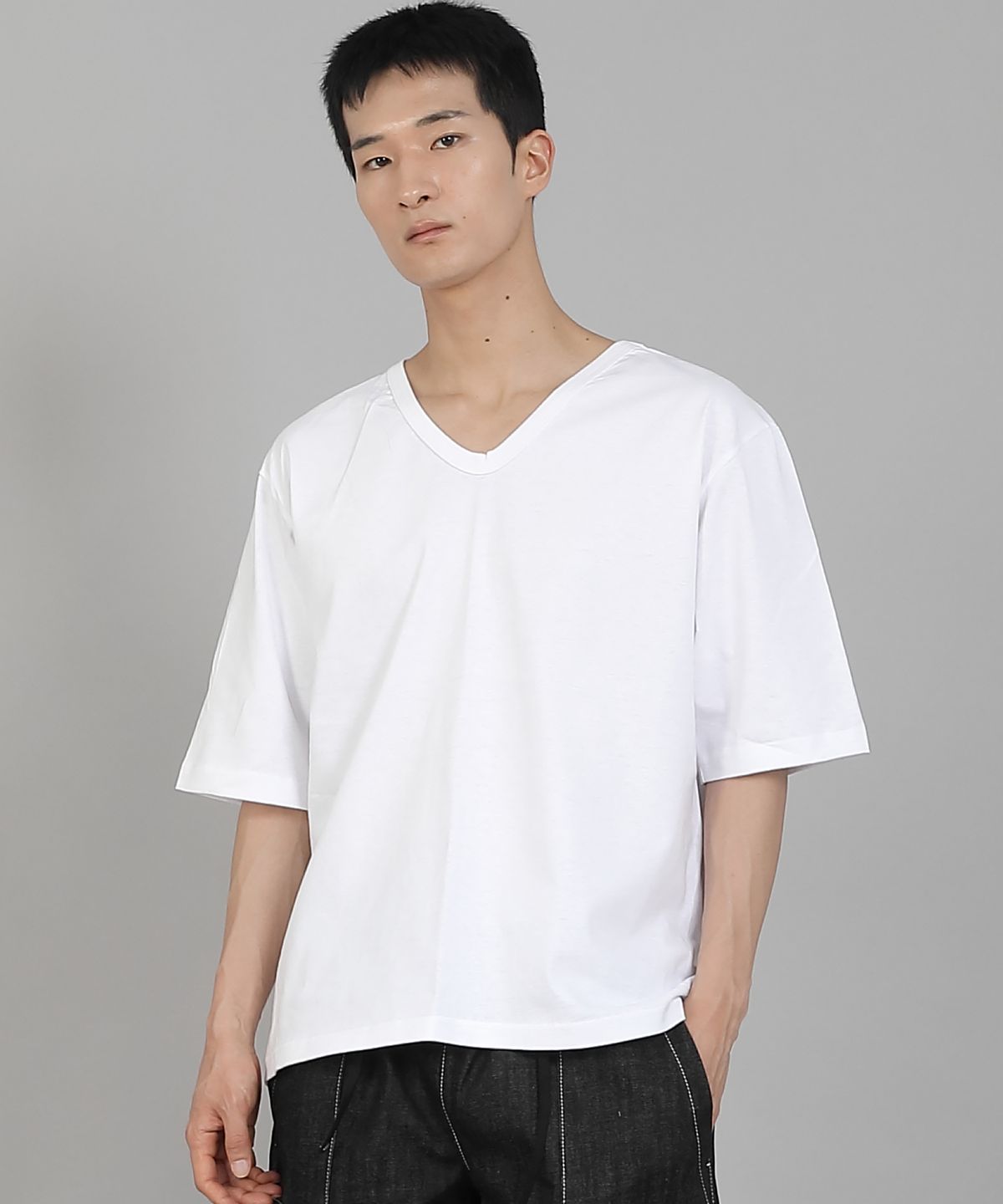 세인트크루(SAINTCREW) 무지 V넥 5부 반팔티셔츠 VHR-895 화이트