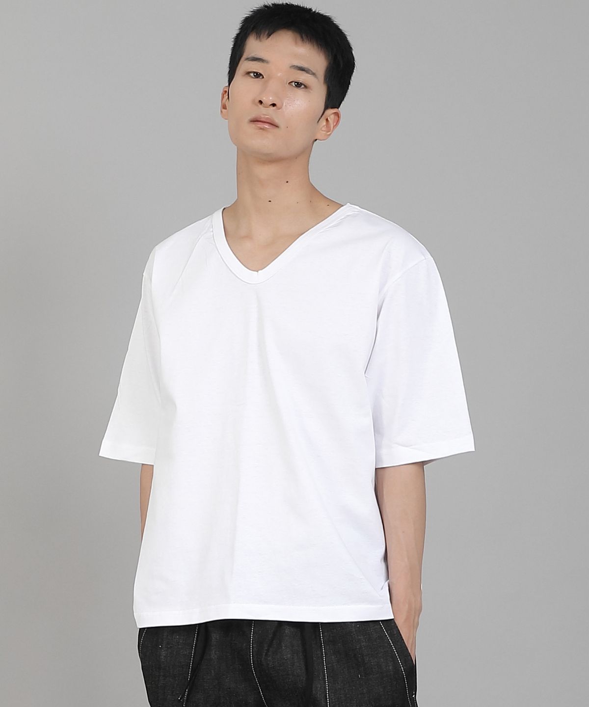 세인트크루(SAINTCREW) 무지 V넥 5부 반팔티셔츠 VHR-895 화이트