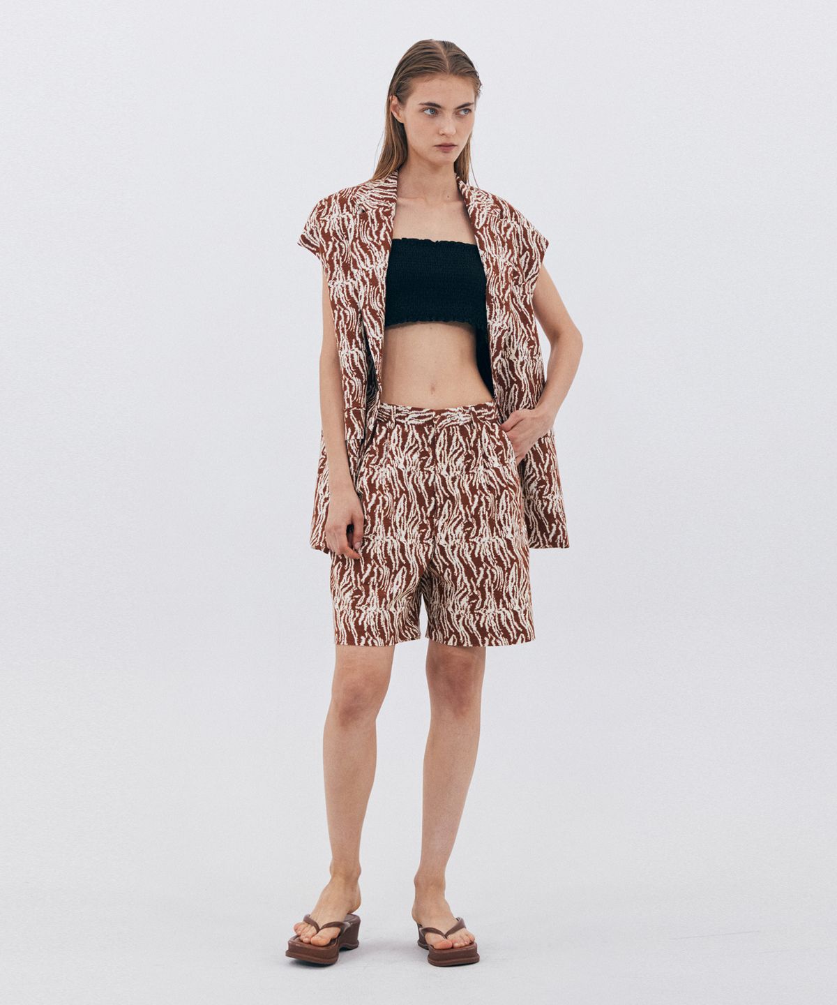 베데르미(VEDERMI) brown cotton-linen sleeveless jk