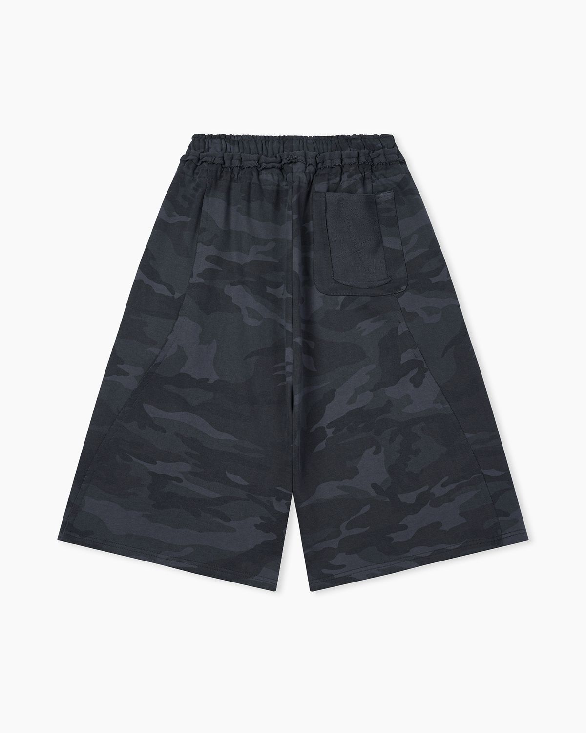 나밋마이포(NAH MEET MY 4) EDDY CAMO BERMUDA SWEATSHORTS