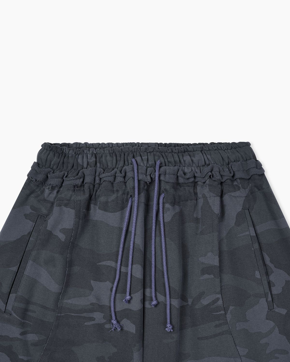 나밋마이포(NAH MEET MY 4) EDDY CAMO BERMUDA SWEATSHORTS