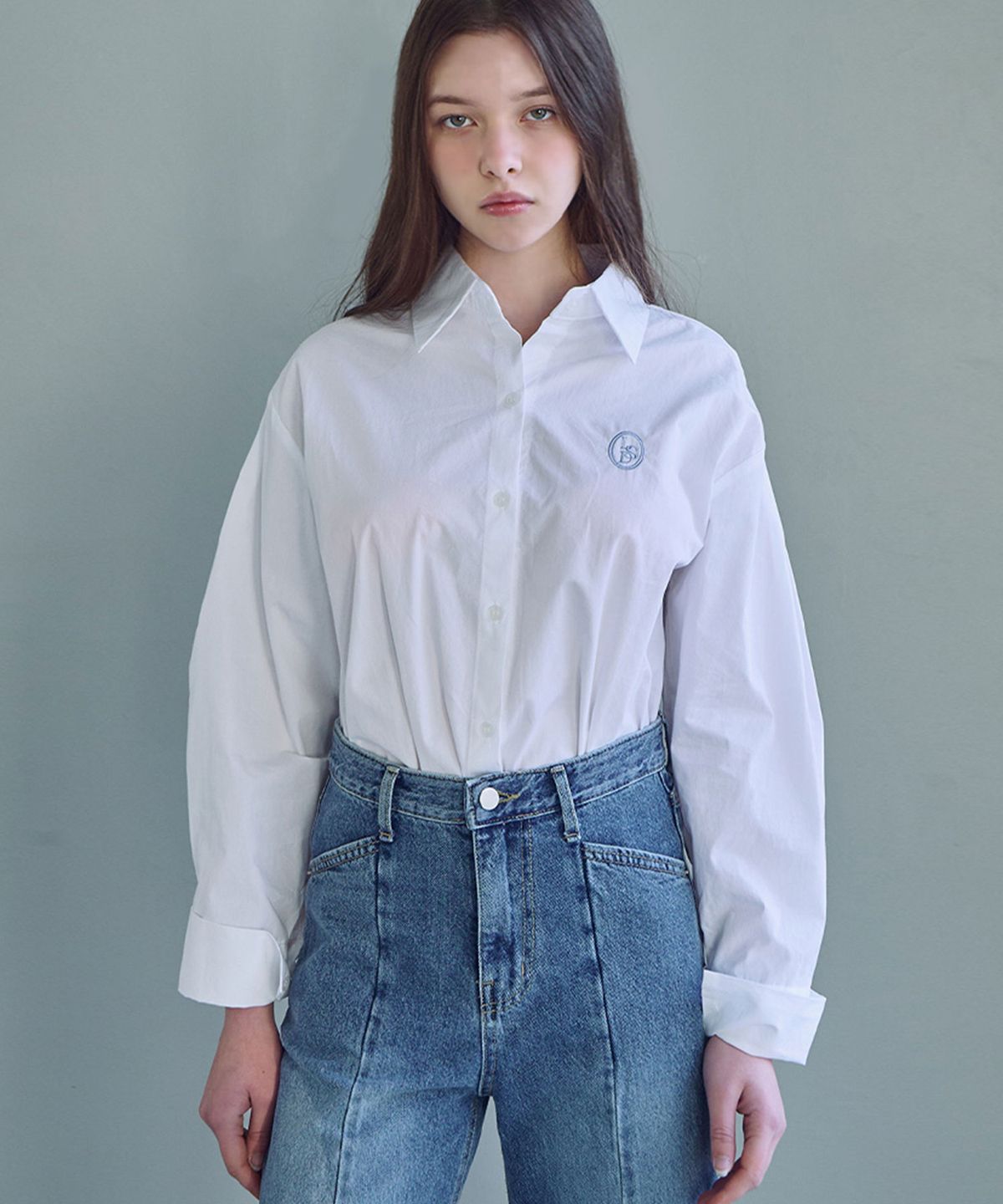 루시다(LUSIDA) 세이린 베이직 자수 셔츠
