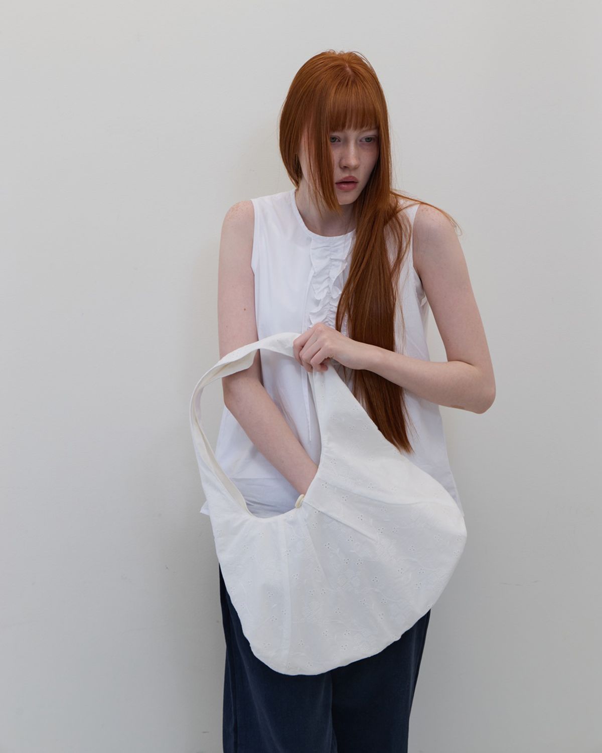 이지킴(EZKIM) LACE HOBO BAG