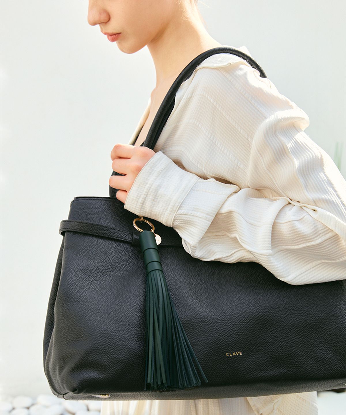 끌라베(CLAVE) LEATHER TASSEL CHARM (레더 테슬 참) [3color]