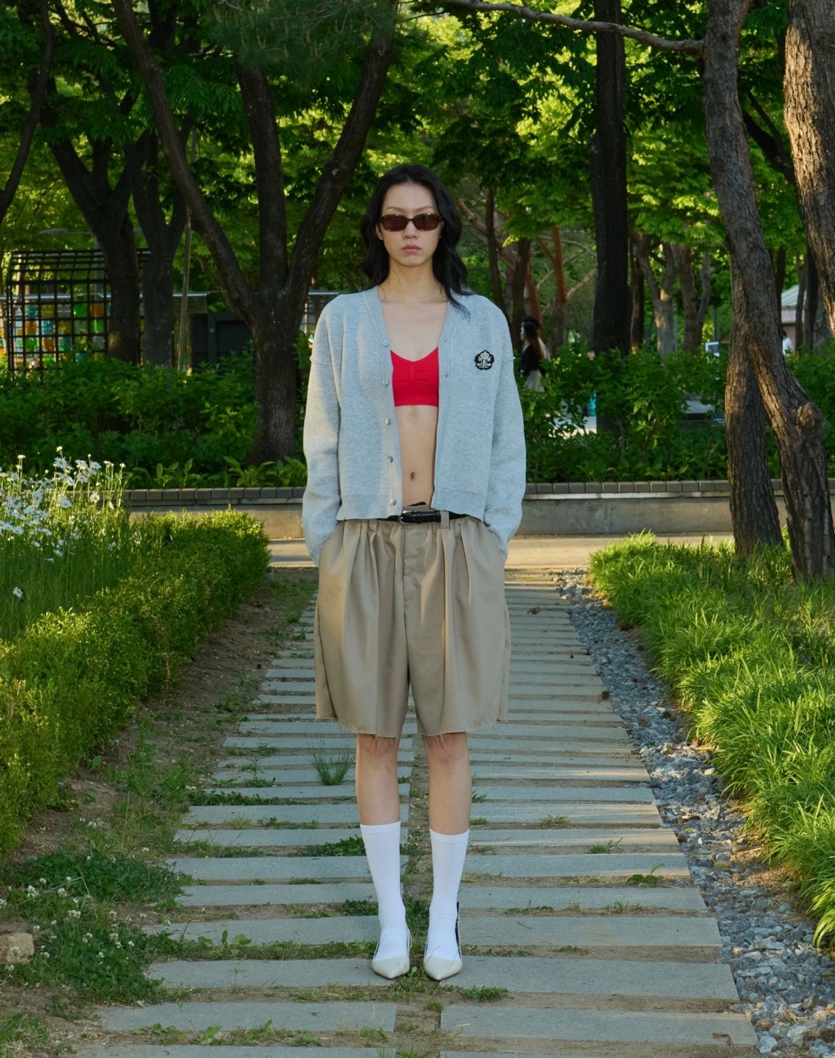 오디너리피플(ORDINARY PEOPLE) RE : CLASSIC SILK REFINED RAW BERMUDA PANTS [BEIGE]