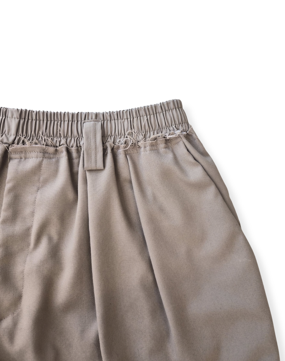 오디너리피플(ORDINARY PEOPLE) RE : CLASSIC SILK REFINED RAW BERMUDA PANTS [BEIGE]