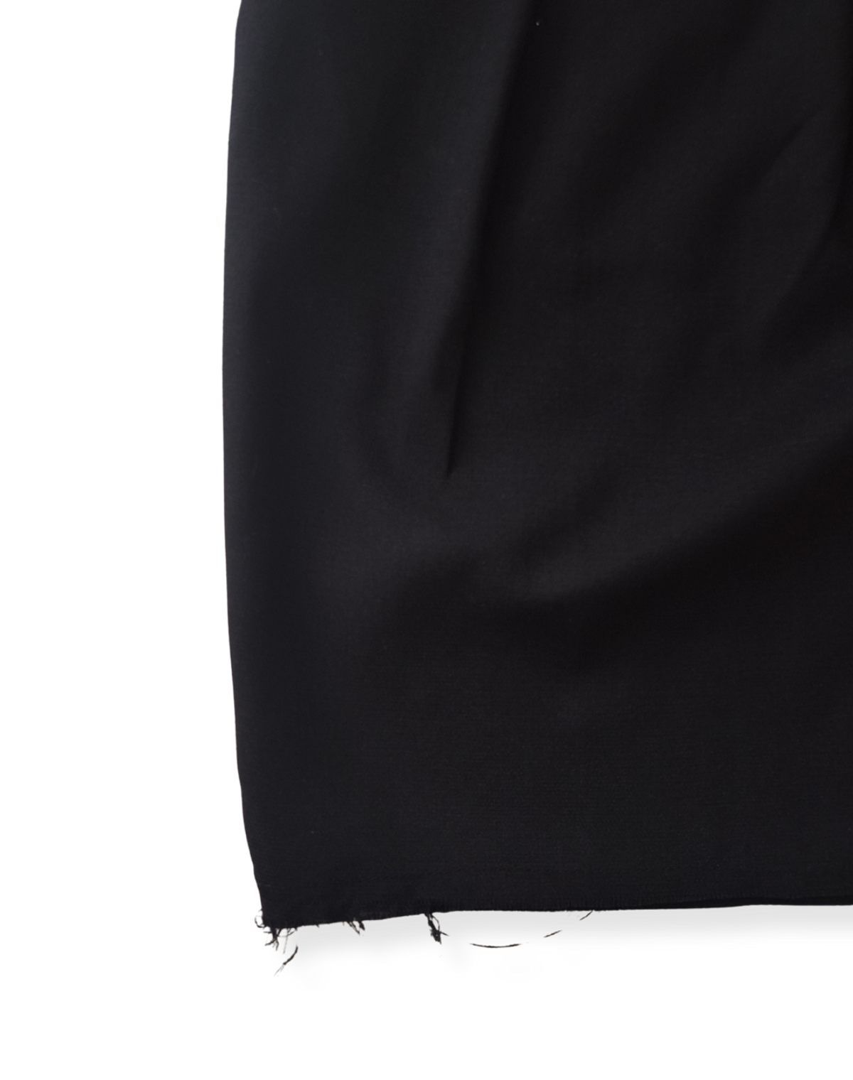 오디너리피플(ORDINARY PEOPLE) RE : CLASSIC SILK REFINED RAW BERMUDA PANTS [BLACK]