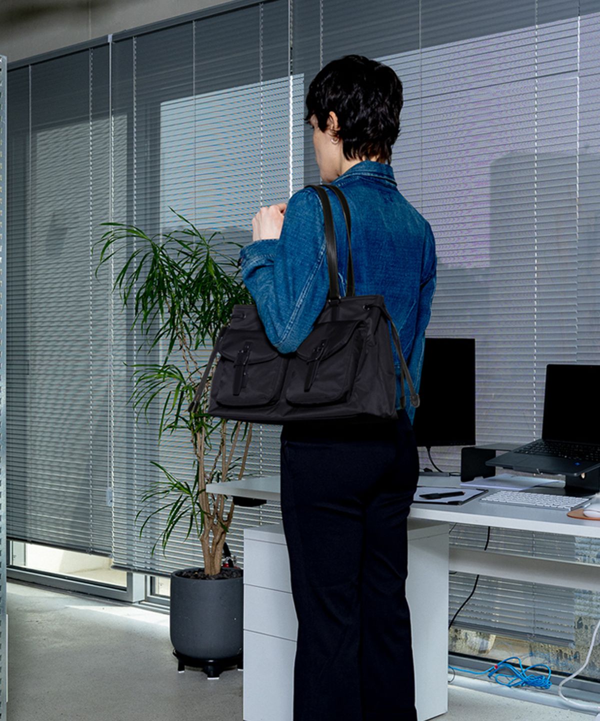 데뷔옹(DEBBYOUNG) NYLON POCKET BAG [BLACK]
