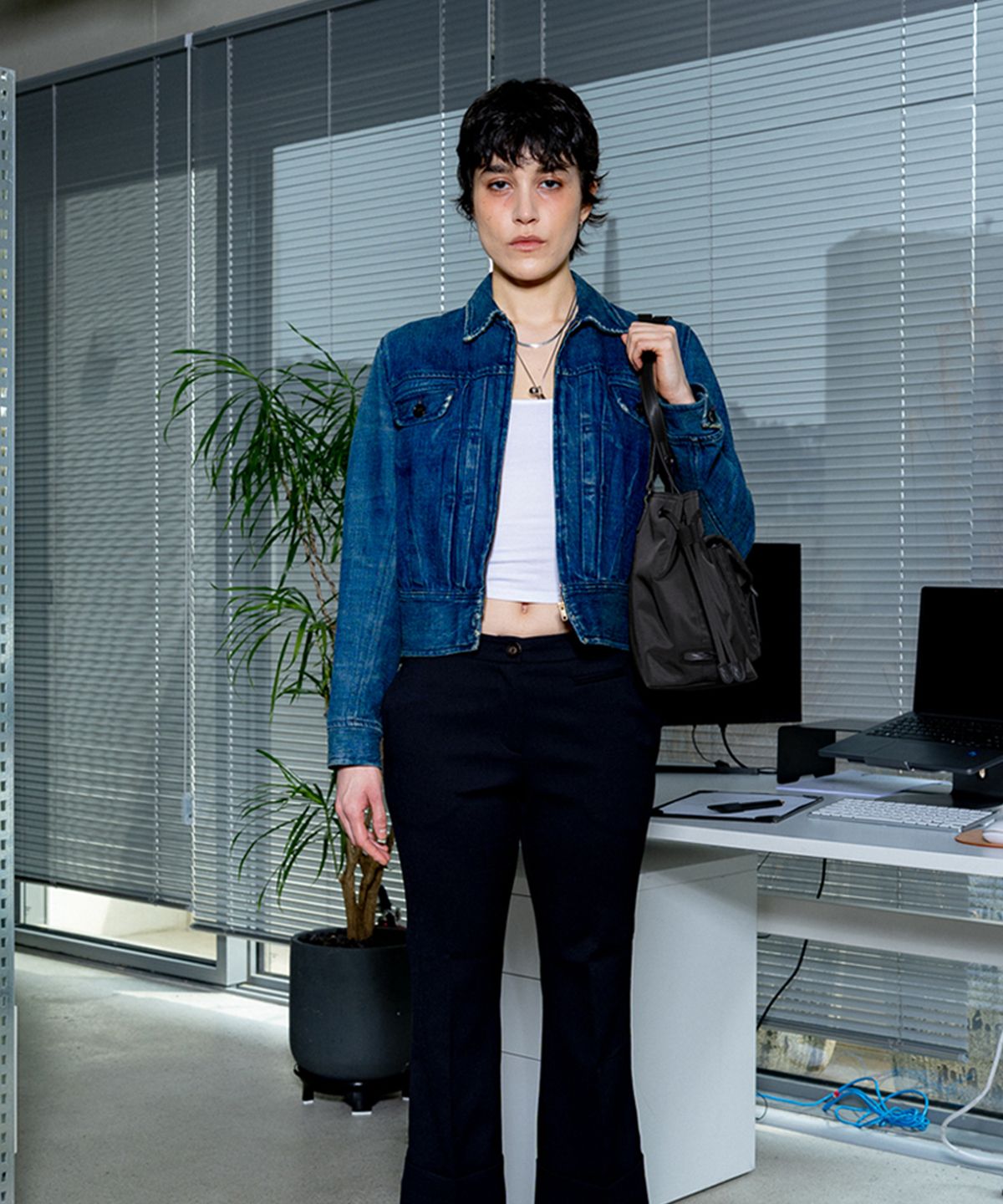 데뷔옹(DEBBYOUNG) NYLON POCKET BAG [BLACK]