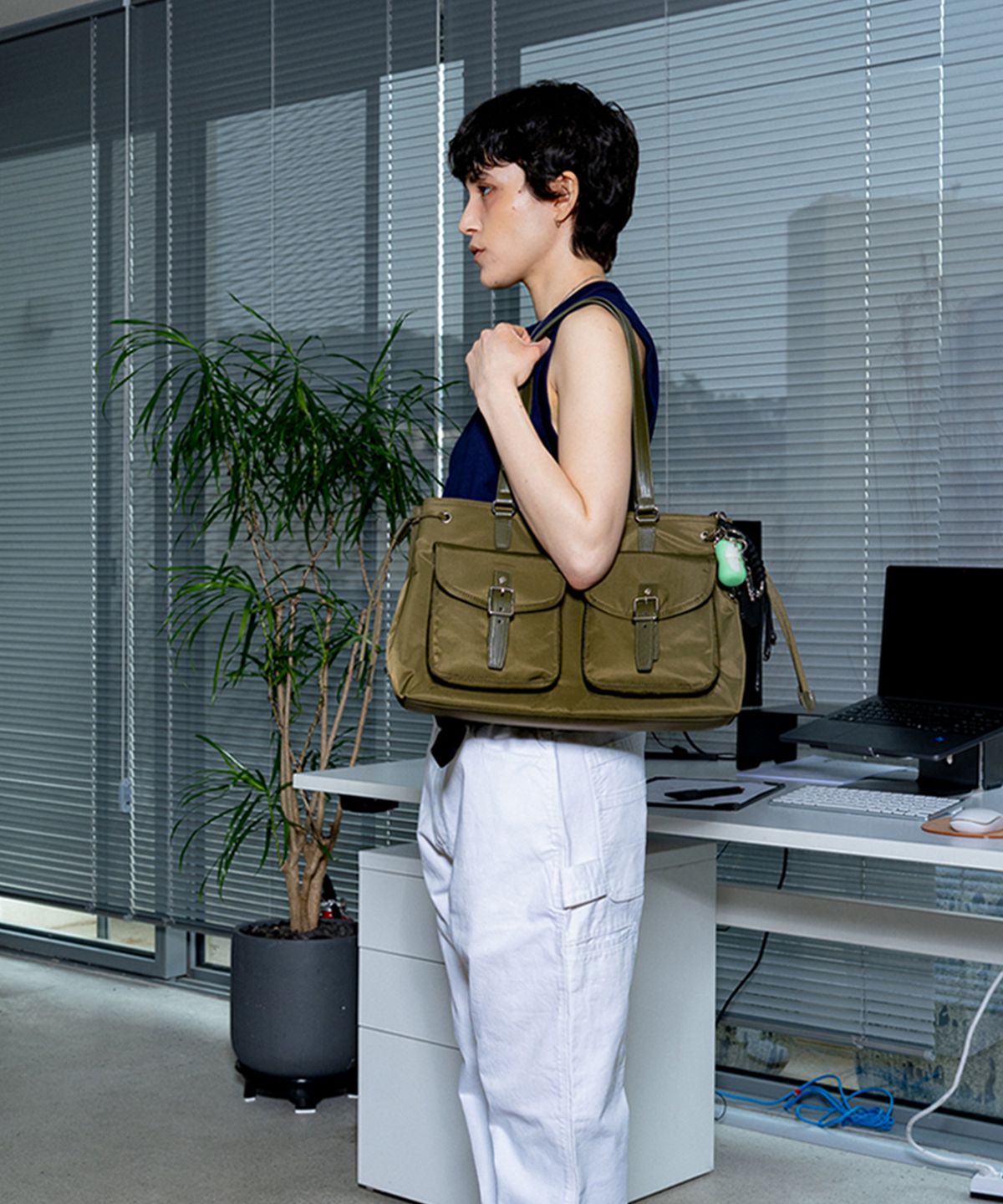 데뷔옹(DEBBYOUNG) NYLON POCKET BAG [KHAKI]