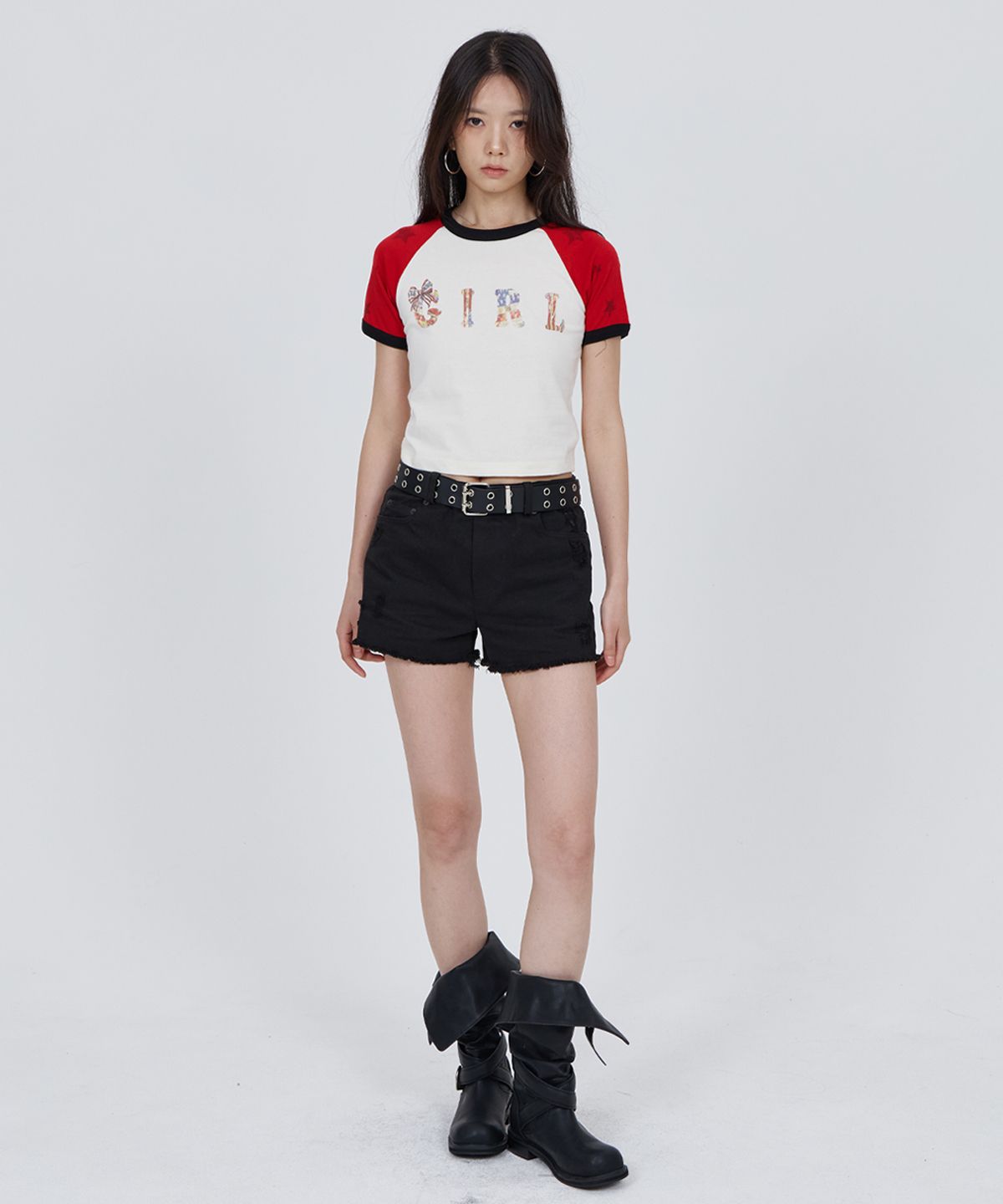 콜아웃뉴이어(CONY) 코니 자수 디스트로이드 컷오프 쇼츠 / 블랙